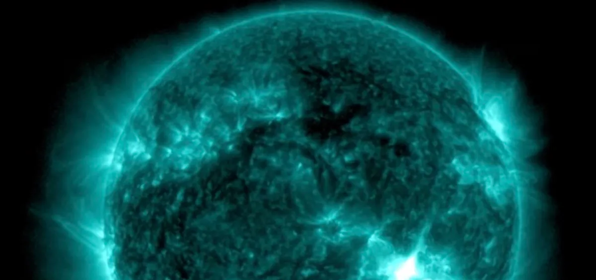 Sunspot Cluster Sparks Geomagnetic Storm Alert, Potential Disruptions to Communications and Power Grid